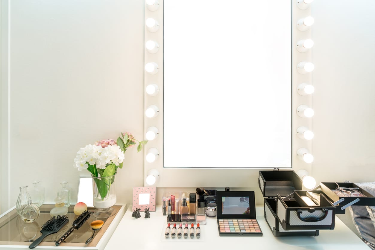 op tijd ga werken Classificatie Creëer je eigen make-up hoek met make-up spiegel! (video) - Wellness  Academie