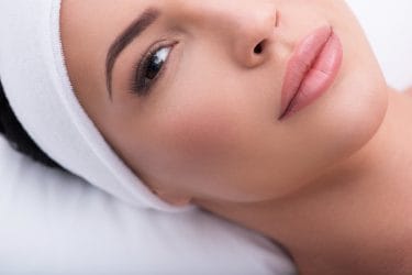 mooi verzorgde wenkbrauwen met micro wheel brows
