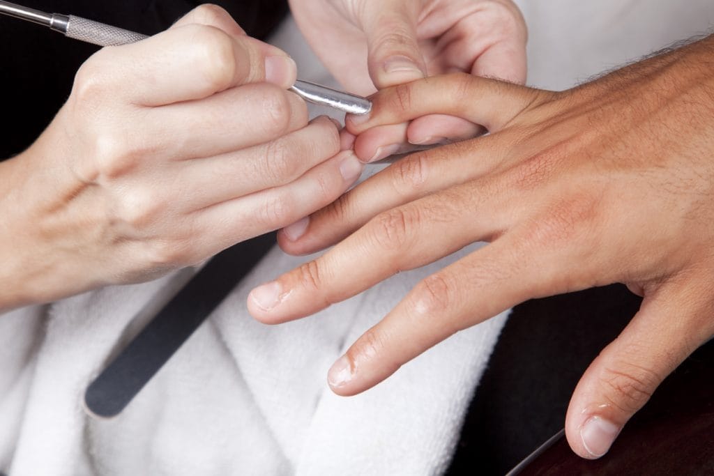 Gelnagels voor mannen; nagelbijtarrangement!