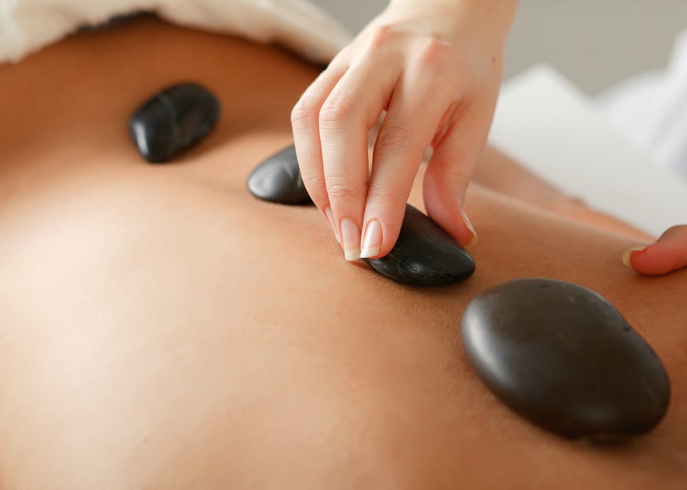 In de kijker: onze cursus hot stone massage