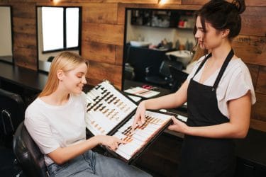 Ontdek de cursur hair colorist van Wellness Academie