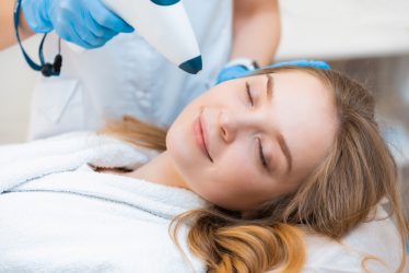 beauty behandelingen voor huidverbetering die je kunt leren bij Wellness Academie.