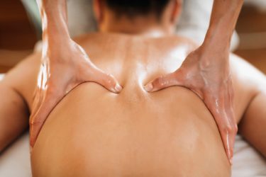 De ayurveda experts van Wellness Academie leggen uit wat je kunt doen tegen voorjaarsmoeheid.